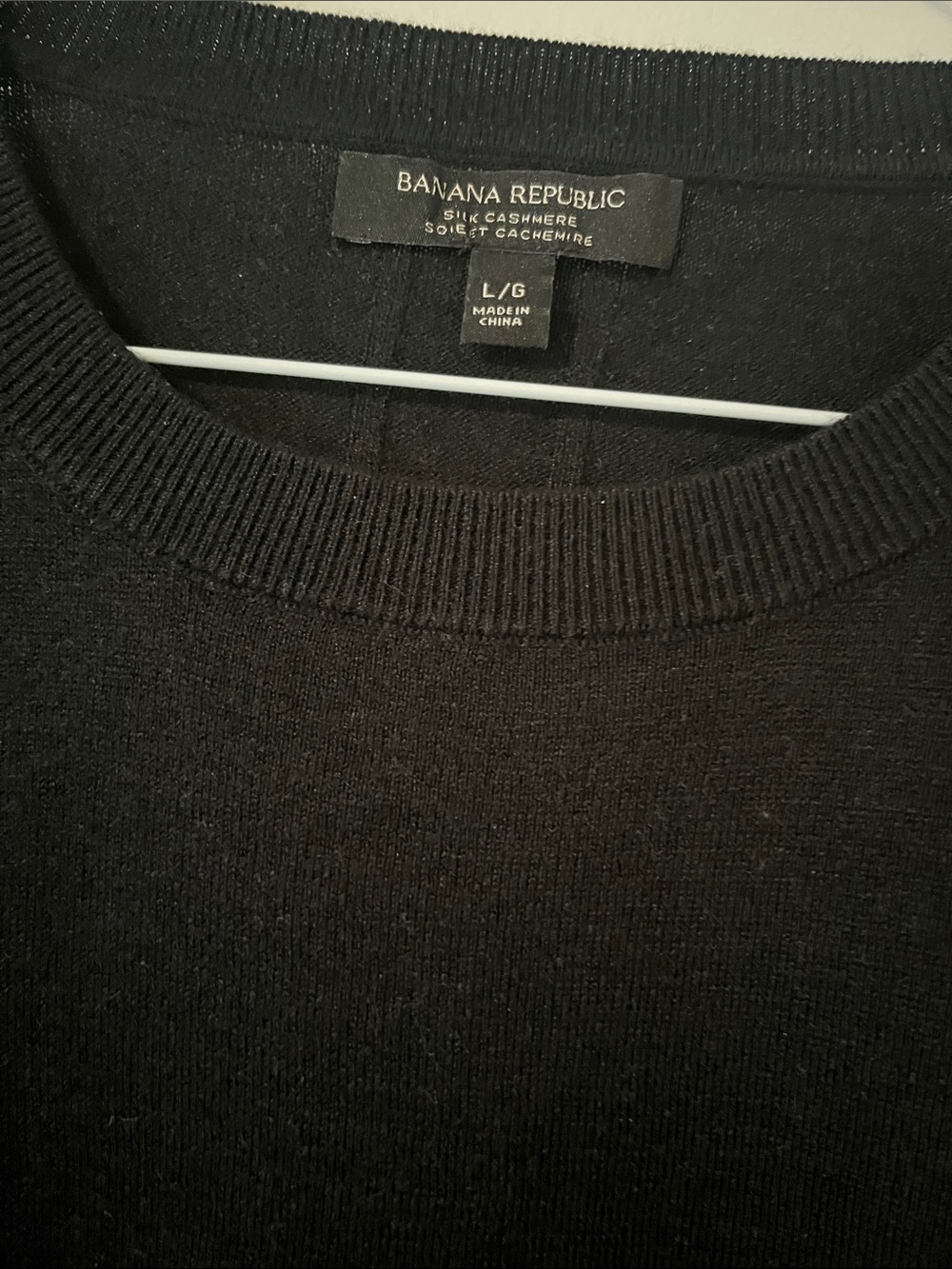 Banana Republic Black Long-Sleeve Crewneck Sweater - Picture 2 of 3